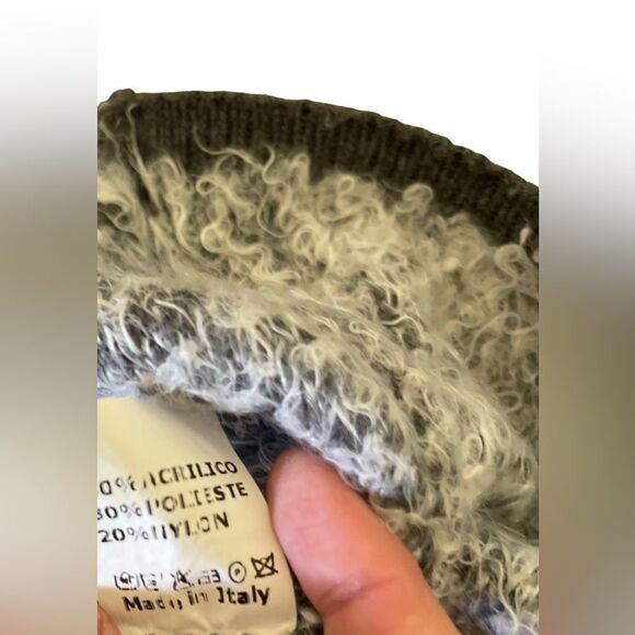 Made in Italy gray & white lightning pattern fuzzy winter sweater high low hem - Picture 6 of 6